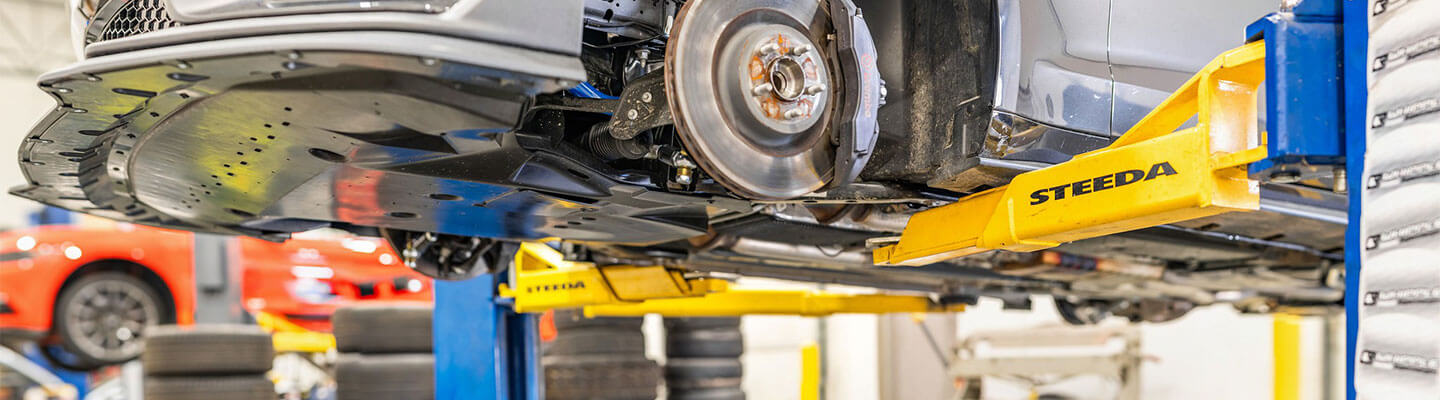 Ford Mustang S550 factory jack points