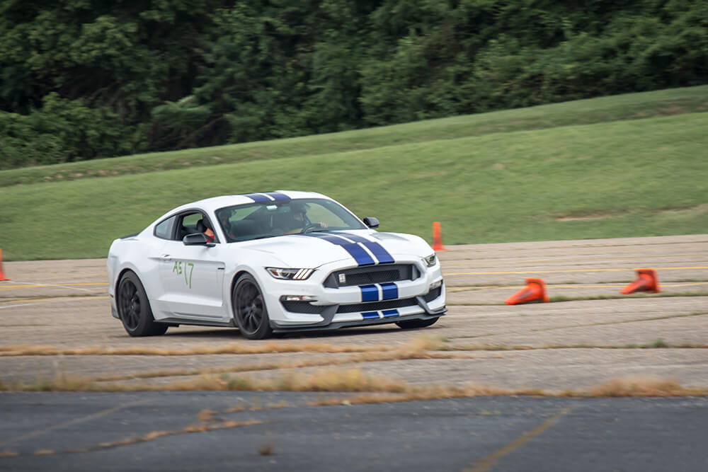 Oxford White Shelby GT350