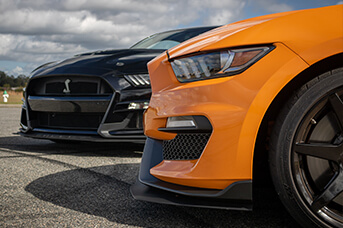 Shelby GT500 vs Shelby GT350R Compared